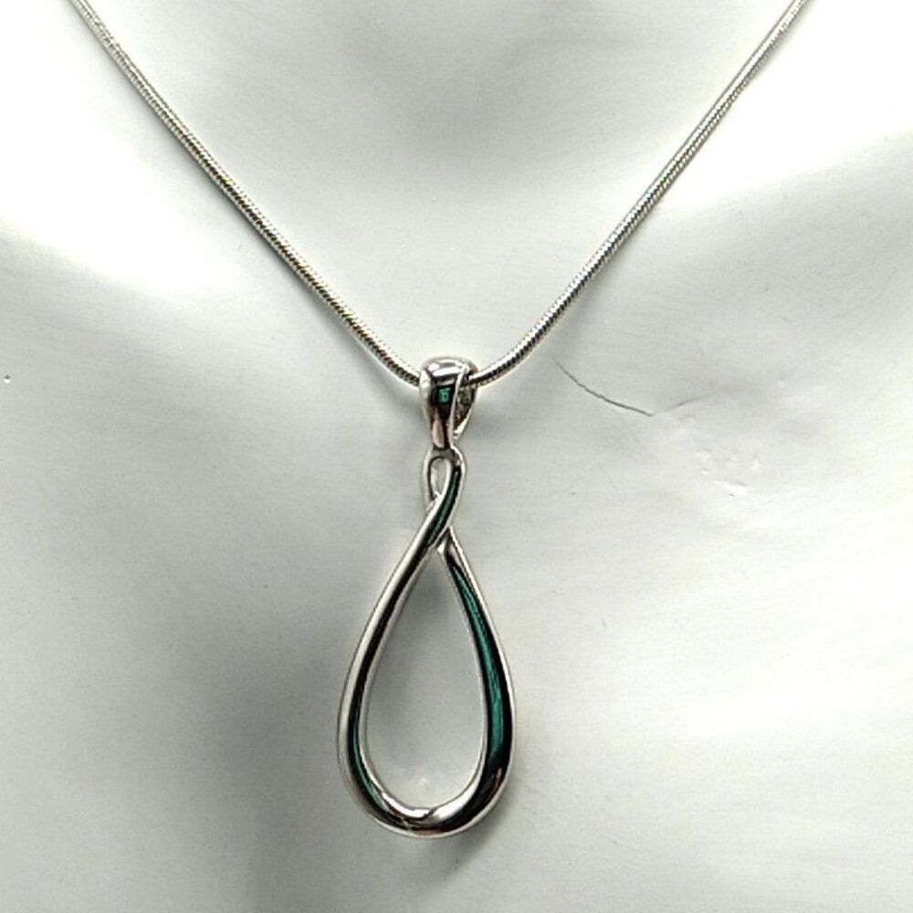 Lia Sophia INFINITY Silver-tone Pendant Necklace